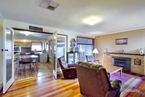 Property photo of 10 Ealing Crescent Springvale South VIC 3172