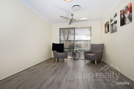 Property photo of 7 Honeysuckle Place Forest Lake QLD 4078