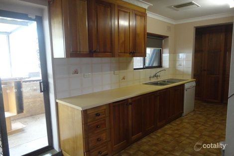 Property photo of 19 Waranga Avenue Mount Austin NSW 2650