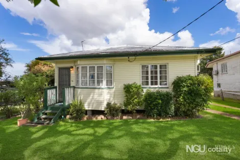 Property photo of 19 Jackson Street Eastern Heights QLD 4305