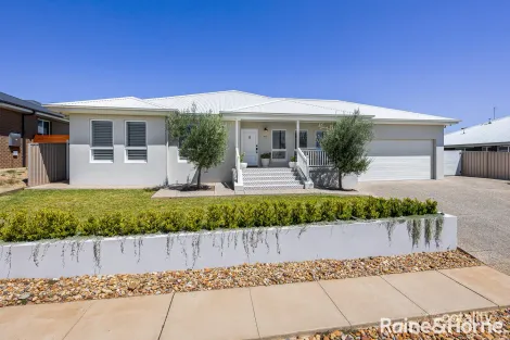 Property photo of 45 Deakin Avenue Lloyd NSW 2650