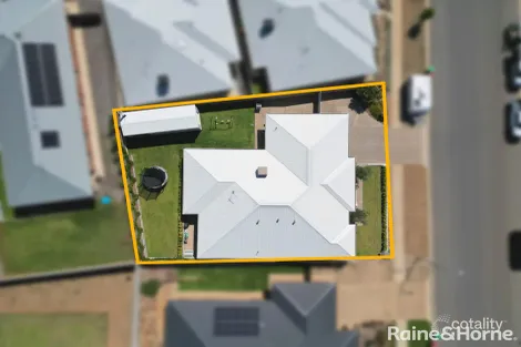 Property photo of 45 Deakin Avenue Lloyd NSW 2650