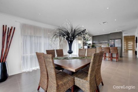 Property photo of 8 Aura Way Craigieburn VIC 3064