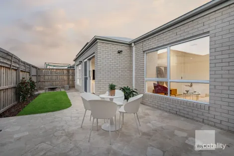 Property photo of 21 Sable Street Greenvale VIC 3059