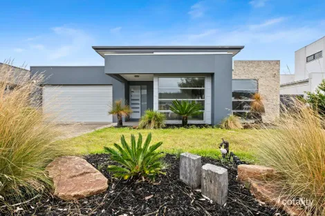 11 SOVEREIGN PNT, SAFETY BEACH, VIC 3936