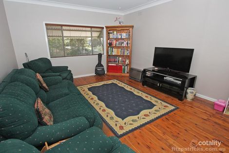 Property photo of 82 Tichborne Crescent Kooringal NSW 2650