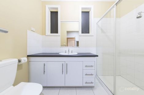 Property photo of 8 Clifton Lane Caroline Springs VIC 3023