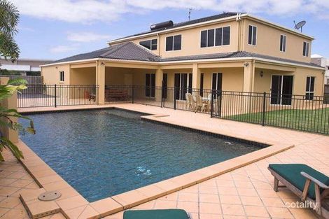 Property photo of 14 Maldives Place Parrearra QLD 4575
