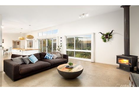 Property photo of 10 Pasadena Drive Cowes VIC 3922
