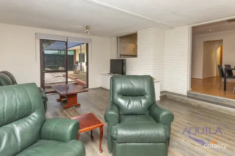Property photo of 27 Dagmar Way Swan View WA 6056