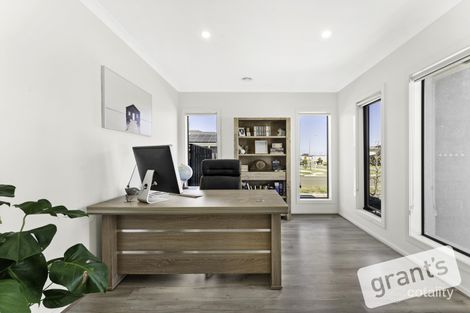 Property photo of 97 Newgrange Boulevard Clyde North VIC 3978