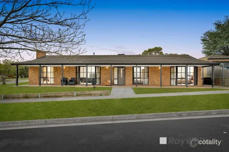 12 ROSEMONT DR, NARRE WARREN, VIC 3805