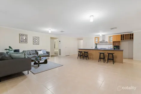Property photo of 2 Yankos Drive Werribee VIC 3030