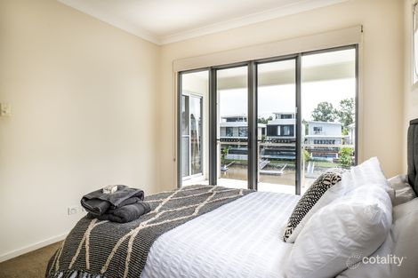 Property photo of 10A Harbourvue Court Helensvale QLD 4212