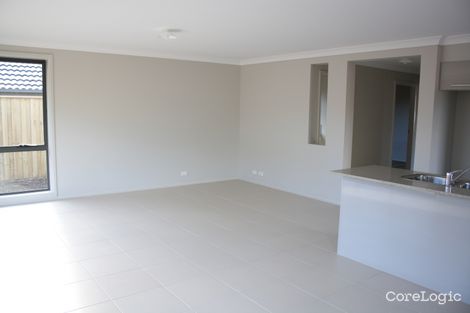 Property photo of 9 Sovereign Circuit Glenfield NSW 2167