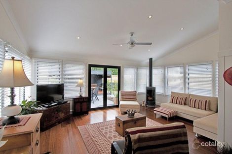 Property photo of 8 Gwendoline Avenue Woodend VIC 3442