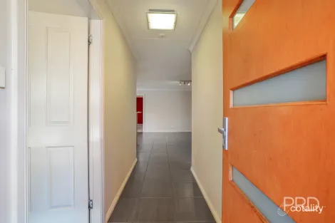 Property photo of 3 Baker Close Calala NSW 2340