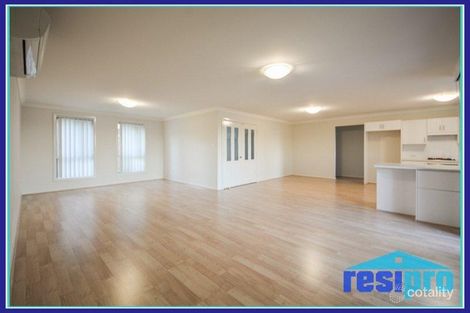 Property photo of 9 Woodbridge Drive Cameron Park NSW 2285