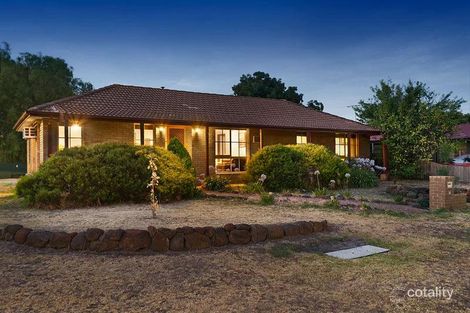 14 Tulloch Ave, Kurunjang, VIC 3337