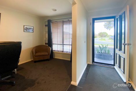 Property photo of 49 Pepperbush Circuit Cranbourne VIC 3977
