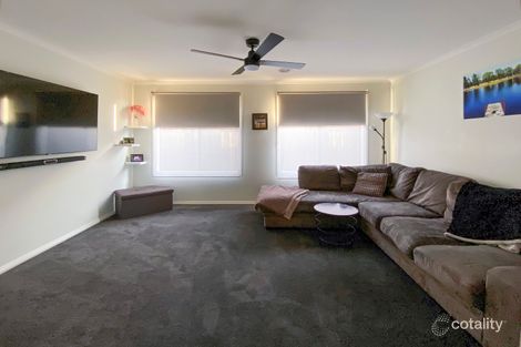 Property photo of 49 Pepperbush Circuit Cranbourne VIC 3977