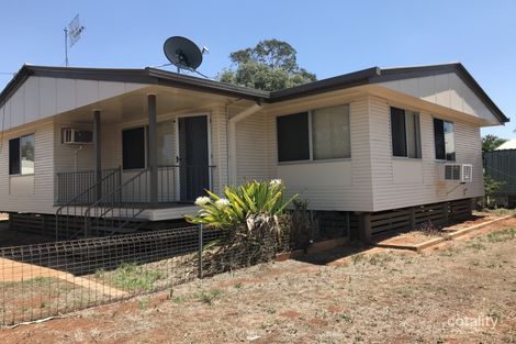 4 Kangaroo Dr, Moranbah, QLD 4744