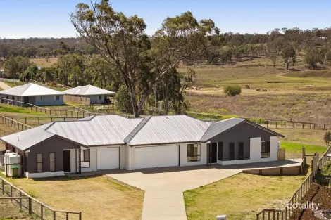 32 Aquila Dr, Meringandan West, QLD 4352