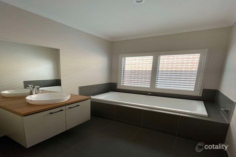 Property photo of 9 Pelham Drive Clyde VIC 3978