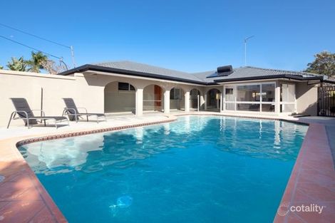 Property photo of 4 Grant Place Broadbeach Waters QLD 4218
