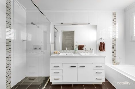 Property photo of 33 Lantarra Place Figtree NSW 2525