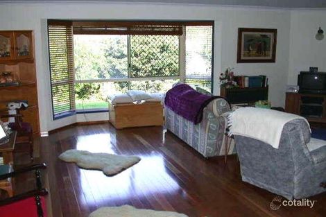 Property photo of 8 Kensington Place Wishart QLD 4122