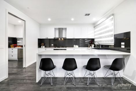Property photo of 6 Emblem Way Craigieburn VIC 3064