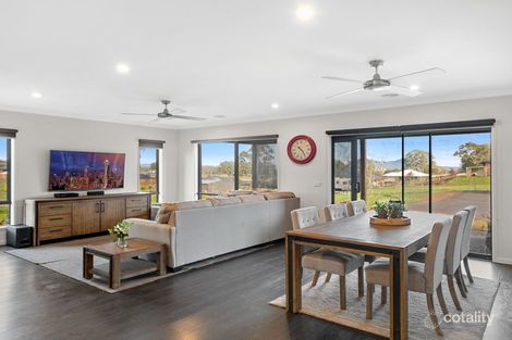 Property photo of 5 Acacia Close Mansfield VIC 3722