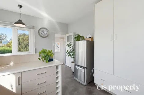 Property photo of 31 Seaview Avenue Taroona TAS 7053