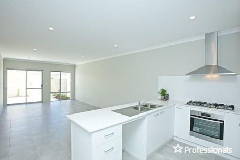 17 Carinata Cres, Byford, WA 6122