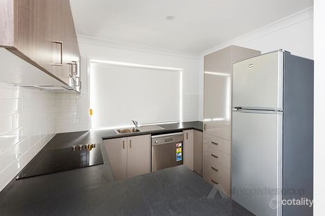 Property photo of 2/23 Appian Way Loganlea QLD 4131