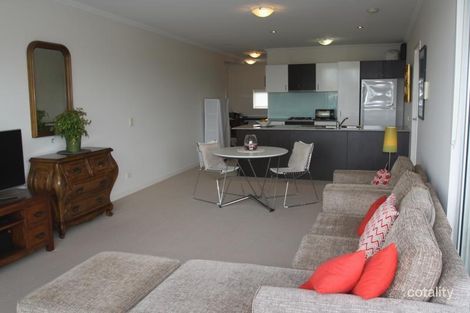 Property photo of 110/95 Clarence Road Indooroopilly QLD 4068