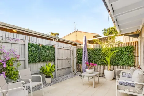 4/24 HINLEY AVE, MAROOCHYDORE, QLD 4558