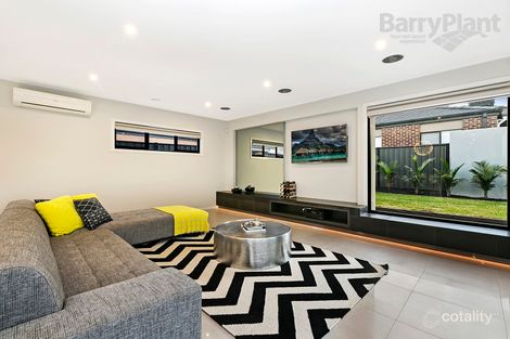 Property photo of 30 Salerno Way Clyde North VIC 3978
