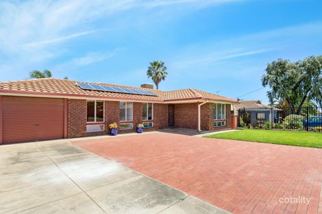 24 Radcliffe Gr, Christie Downs, SA 5164