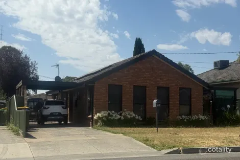 24 Queen St, Sebastopol, VIC 3356