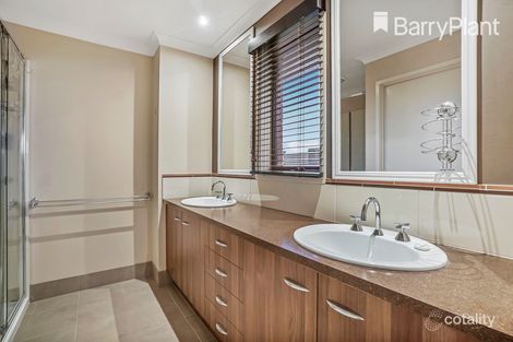 Property photo of 11 Minindee Road Manor Lakes VIC 3024