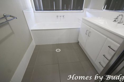 Property photo of 22B Wagtail Drive Regency Downs QLD 4341