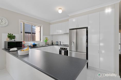 Property photo of 12 Green Orchid Circuit Pakenham VIC 3810