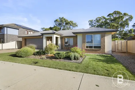 317 Gladstone St, Maryborough, VIC 3465