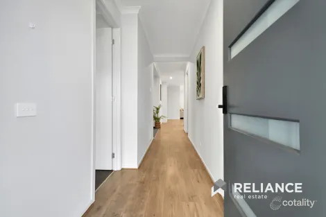 Property photo of 52 Hermosa Drive Tarneit VIC 3029