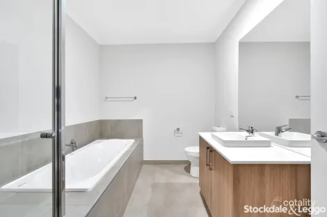 Property photo of 88 Malkari Circuit Greenvale VIC 3059