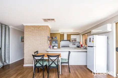 Property photo of 16 Empire Way Thornlie WA 6108