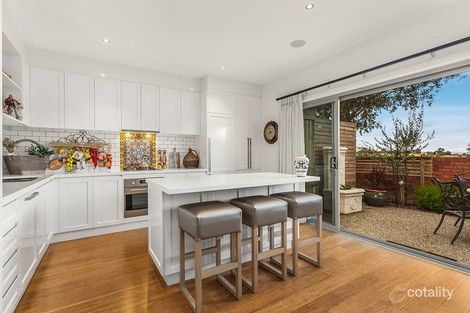 Property photo of 2/120 Riviera Road Avondale Heights VIC 3034