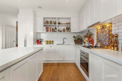 Property photo of 2/120 Riviera Road Avondale Heights VIC 3034